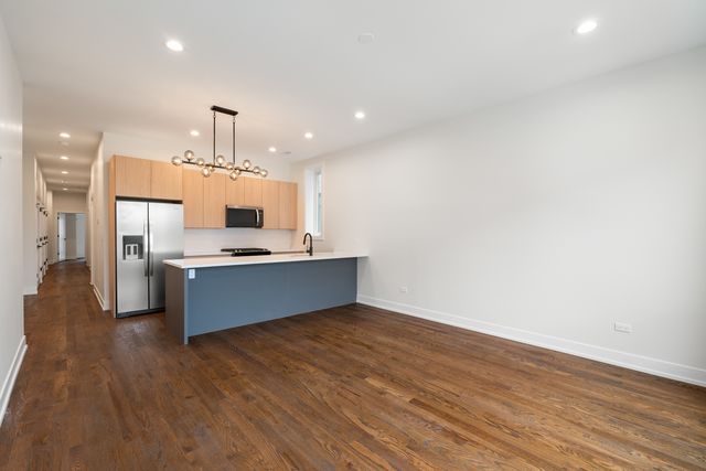 416 E 50th Place 1W, Chicago, IL 60615