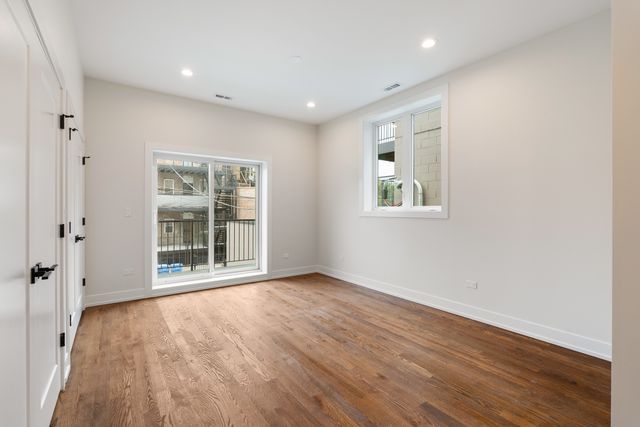 416 E 50th Place 1W, Chicago, IL 60615