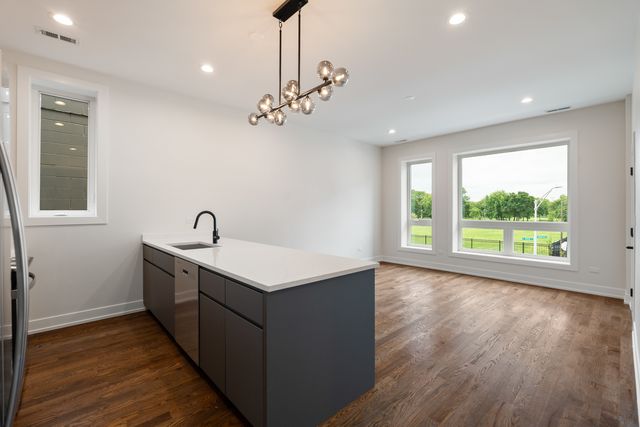 416 E 50th Place 1W, Chicago, IL 60615