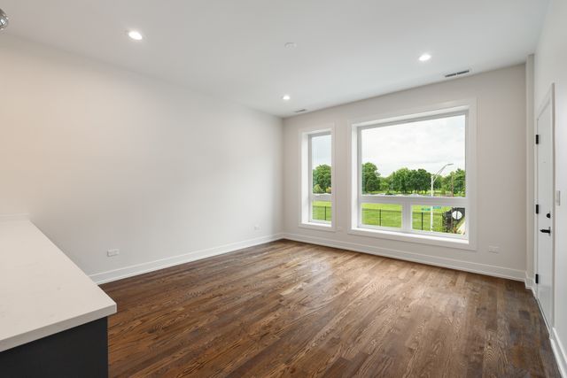 416 E 50th Place 1W, Chicago, IL 60615