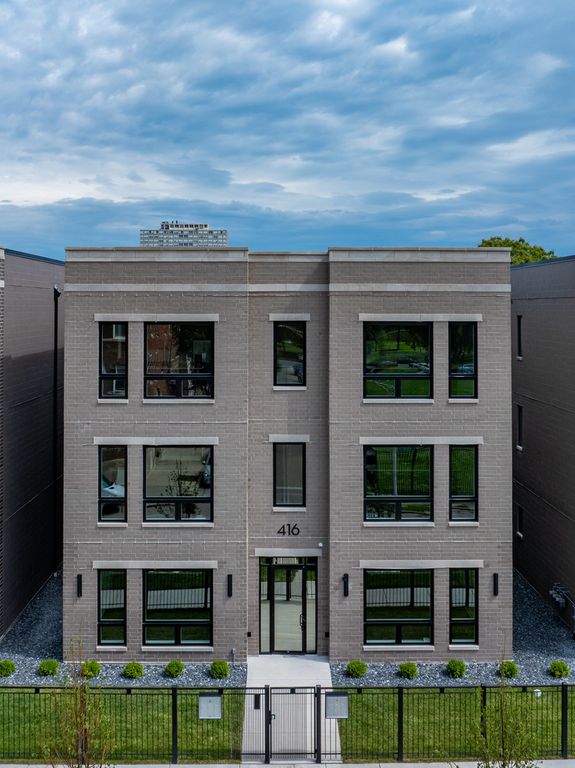 416 E 50th Place 1W, Chicago, IL 60615