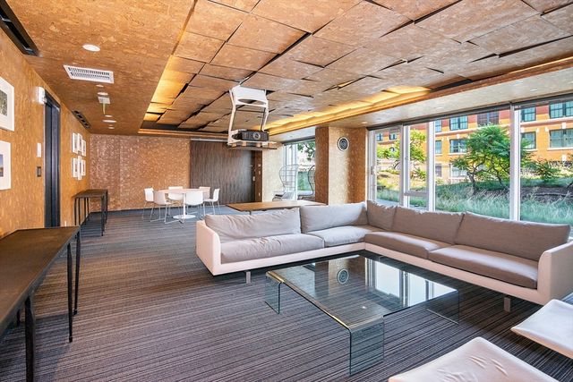 9 W Broadway 210, Boston, MA 02127