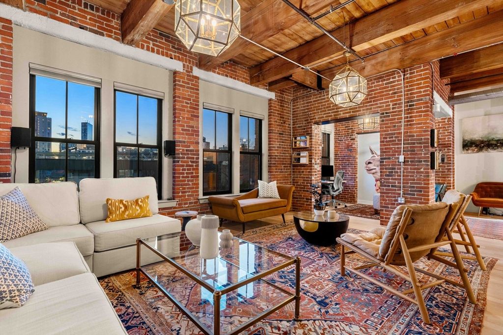 9 W Broadway 210, Boston, MA 02127