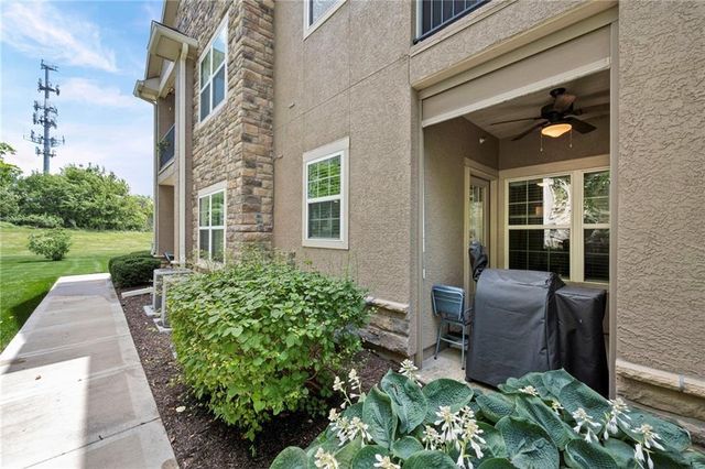 15919 Fontana Street 110, Stilwell, KS 66085