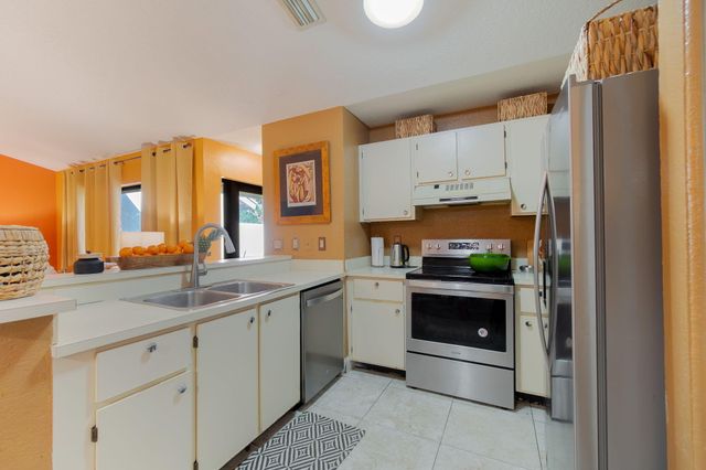 3096 S Oakland Forest Drive 1605, Oakland Park, FL 33309