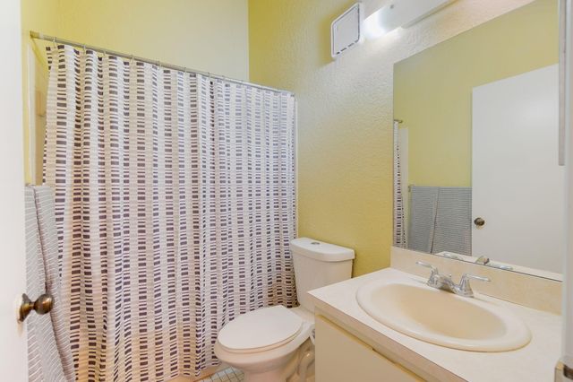 3096 S Oakland Forest Drive 1605, Oakland Park, FL 33309