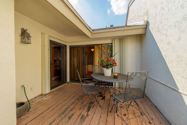 3096 S Oakland Forest Drive 1605, Oakland Park, FL 33309