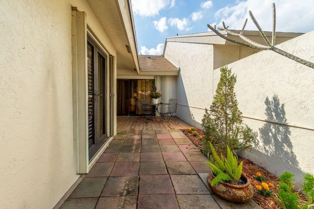 3096 S Oakland Forest Drive 1605, Oakland Park, FL 33309