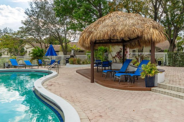 3096 S Oakland Forest Drive 1605, Oakland Park, FL 33309