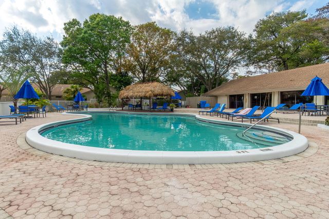 3096 S Oakland Forest Drive 1605, Oakland Park, FL 33309