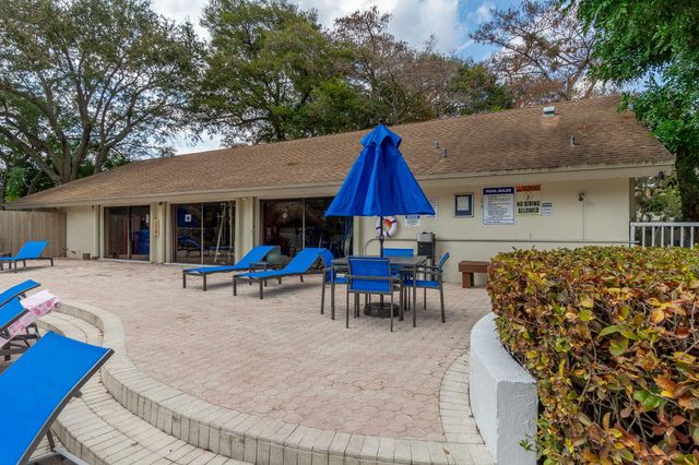 3096 S Oakland Forest Drive 1605, Oakland Park, FL 33309