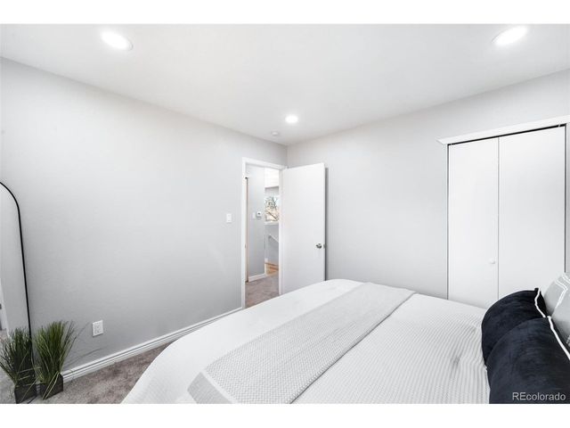 1042 Olathe St, Aurora, CO 80011