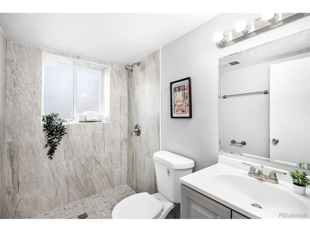 1042 Olathe St, Aurora, CO 80011