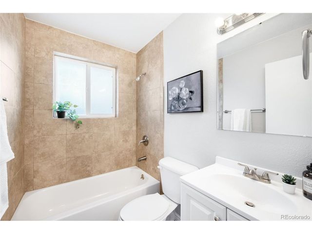 1042 Olathe St, Aurora, CO 80011