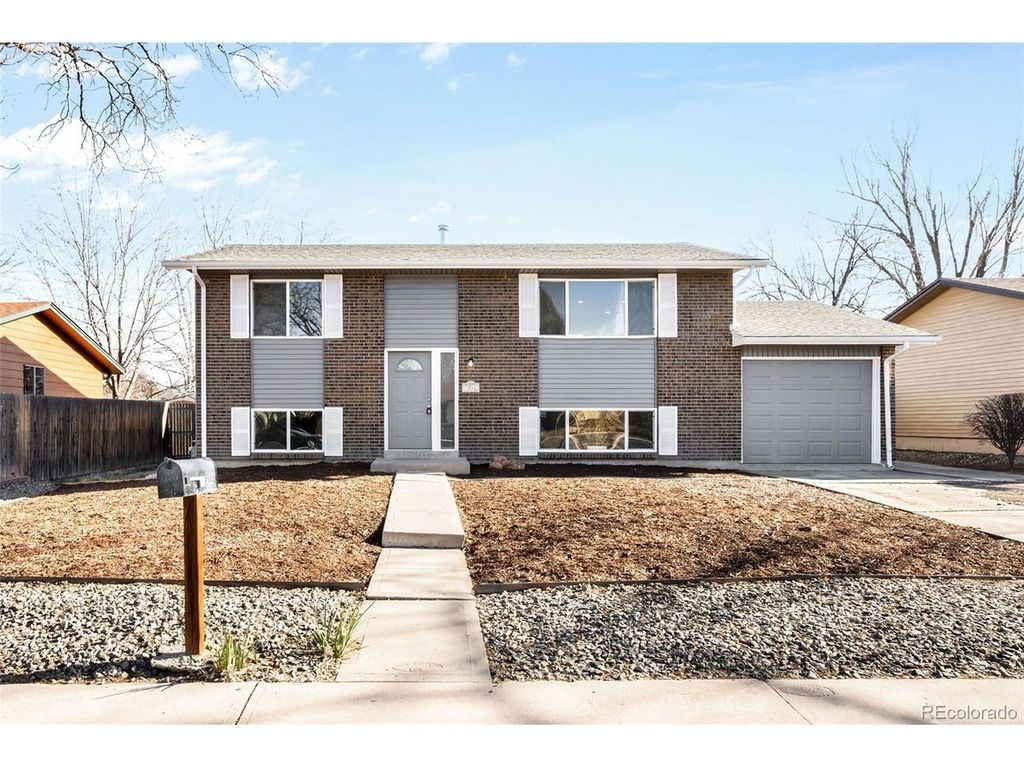 1042 Olathe St, Aurora, CO 80011