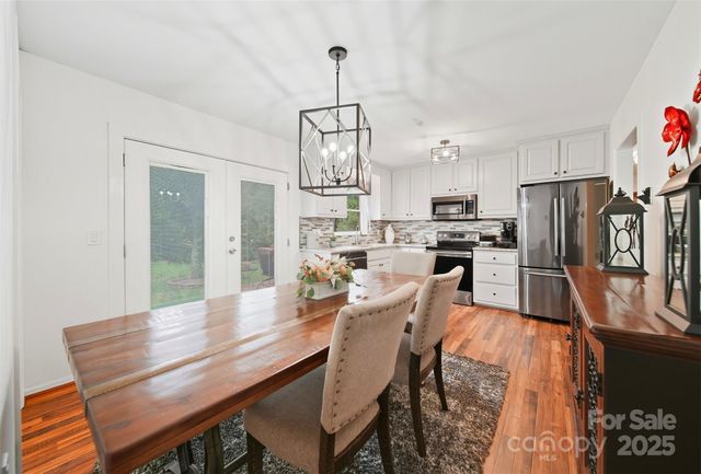 5647 Valley Field Road, Hickory, NC 28602