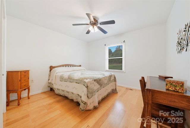 5647 Valley Field Road, Hickory, NC 28602