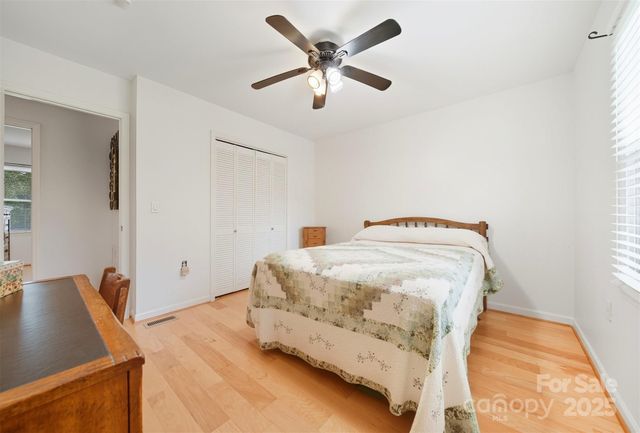 5647 Valley Field Road, Hickory, NC 28602