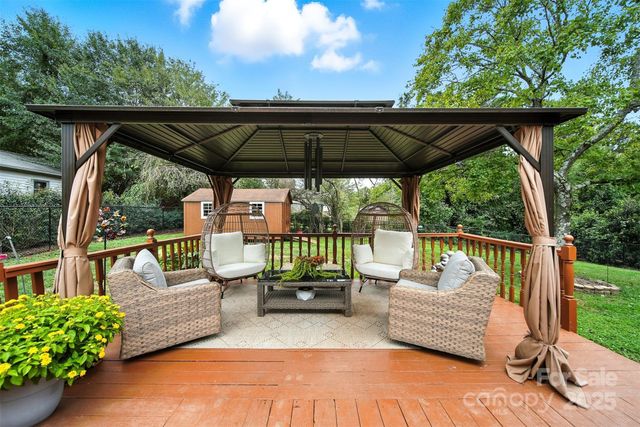 5647 Valley Field Road, Hickory, NC 28602