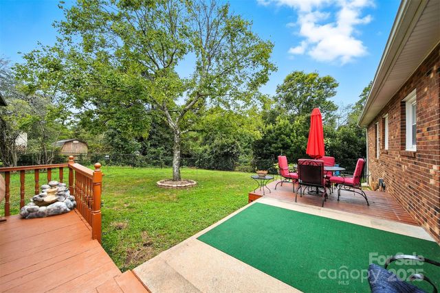 5647 Valley Field Road, Hickory, NC 28602