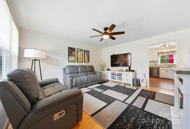 5647 Valley Field Road, Hickory, NC 28602