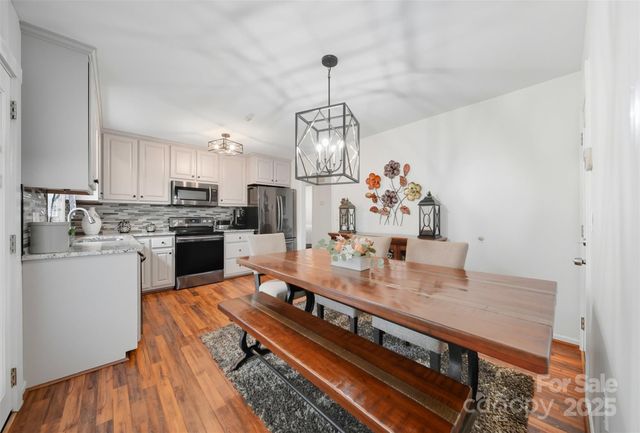 5647 Valley Field Road, Hickory, NC 28602
