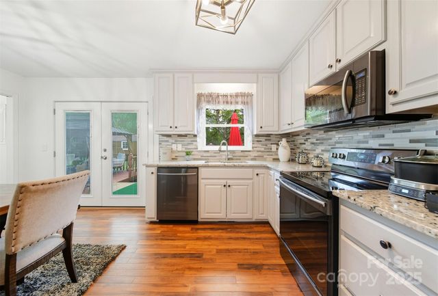5647 Valley Field Road, Hickory, NC 28602