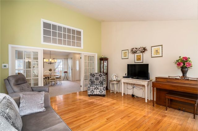 21 Acorn Valley, Ogden, NY 14624