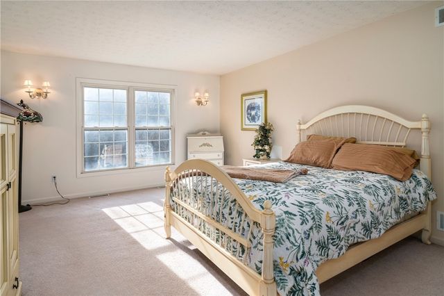 21 Acorn Valley, Ogden, NY 14624