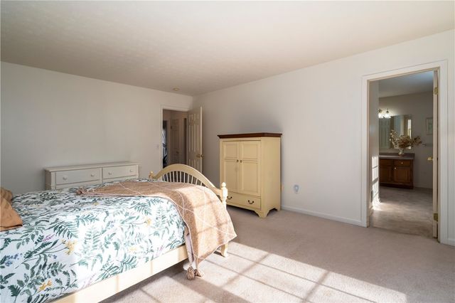 21 Acorn Valley, Ogden, NY 14624