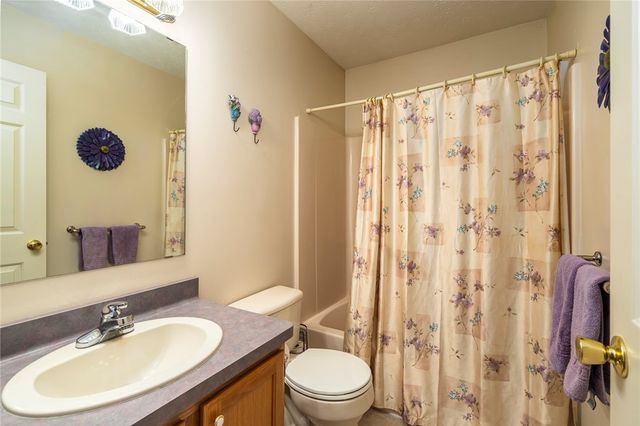 21 Acorn Valley, Ogden, NY 14624