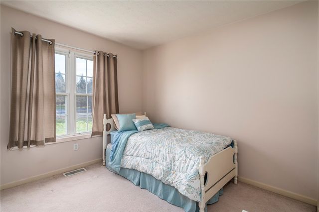 21 Acorn Valley, Ogden, NY 14624