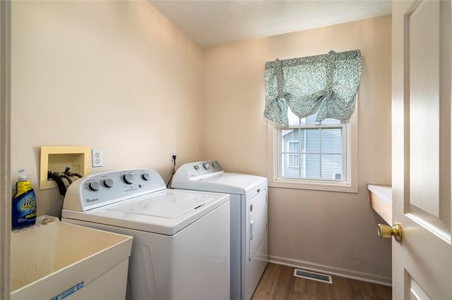 21 Acorn Valley, Ogden, NY 14624