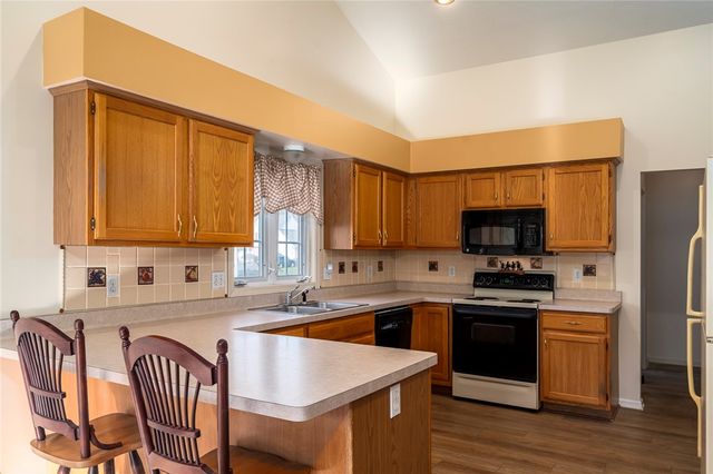 21 Acorn Valley, Ogden, NY 14624