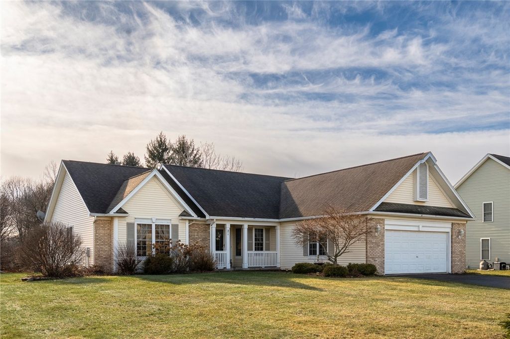 21 Acorn Valley, Ogden, NY 14624