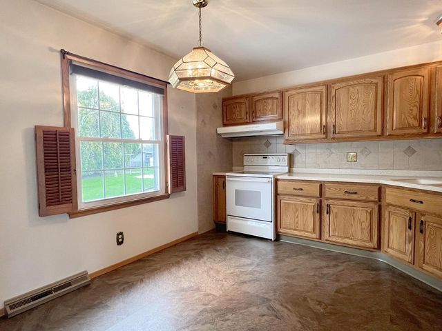928 S WESTFIELD STREET, Oshkosh, WI 54902