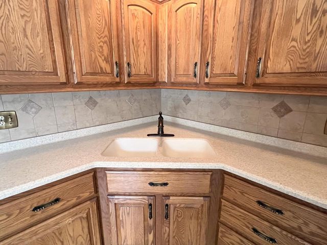 928 S WESTFIELD STREET, Oshkosh, WI 54902