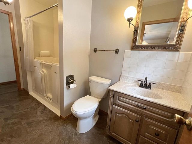 928 S WESTFIELD STREET, Oshkosh, WI 54902