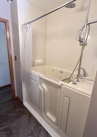928 S WESTFIELD STREET, Oshkosh, WI 54902