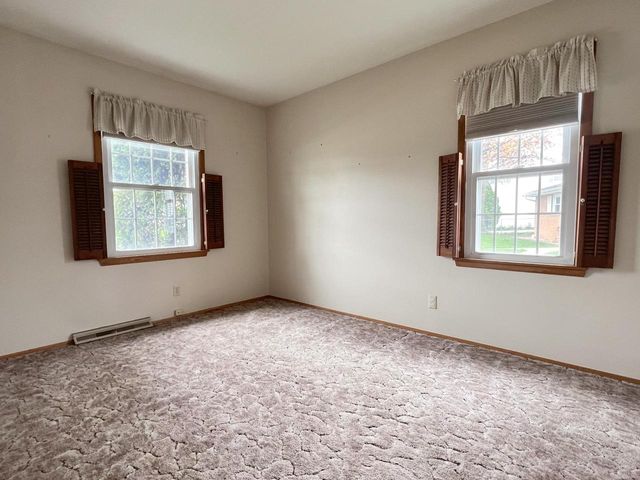 928 S WESTFIELD STREET, Oshkosh, WI 54902