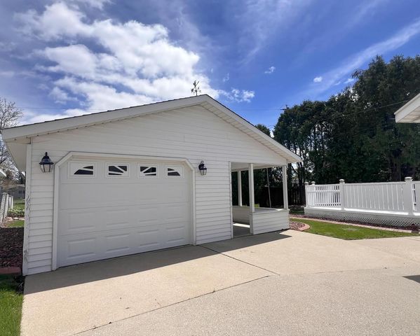 928 S WESTFIELD STREET, Oshkosh, WI 54902