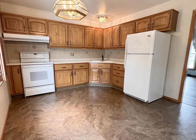 928 S WESTFIELD STREET, Oshkosh, WI 54902
