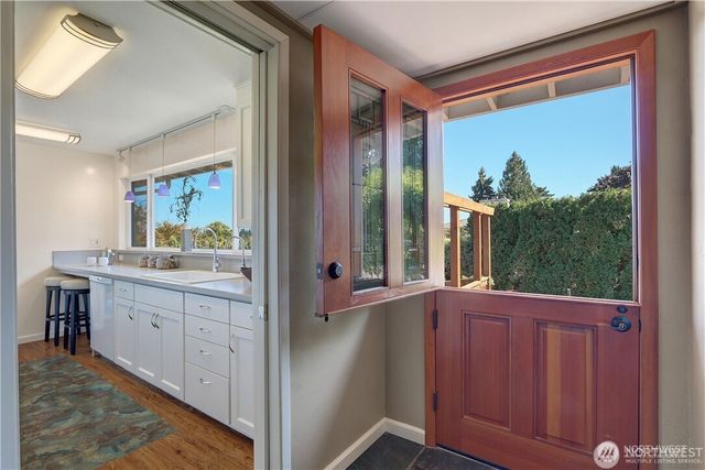 3215 NE 103rd Street, Seattle, WA 98125