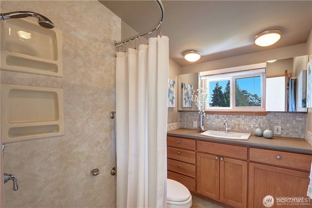 3215 NE 103rd Street, Seattle, WA 98125