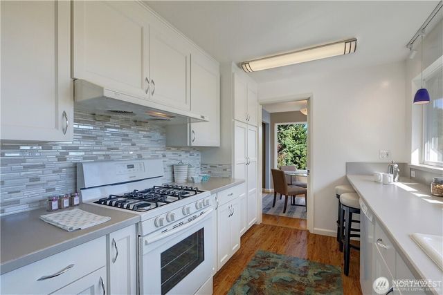 3215 NE 103rd Street, Seattle, WA 98125