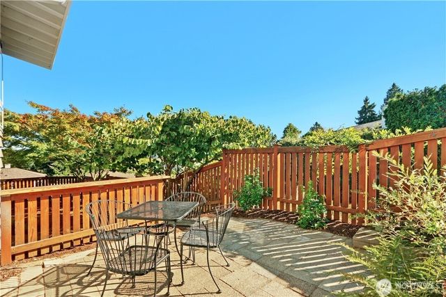 3215 NE 103rd Street, Seattle, WA 98125