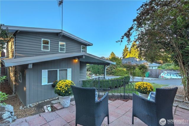 3215 NE 103rd Street, Seattle, WA 98125