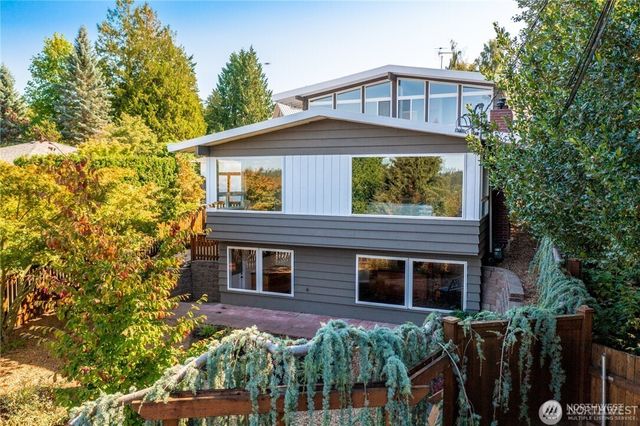 3215 NE 103rd Street, Seattle, WA 98125
