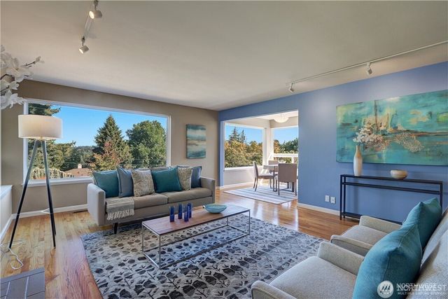 3215 NE 103rd Street, Seattle, WA 98125