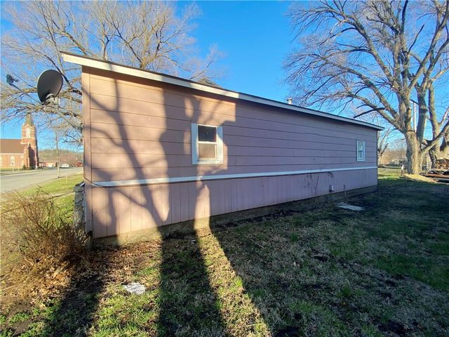 110 W Riley Street, Easton, KS 66020